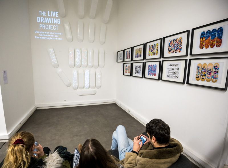 Face à l'oeuvre de Chufy - Photo par Lionel Rault – Image 2